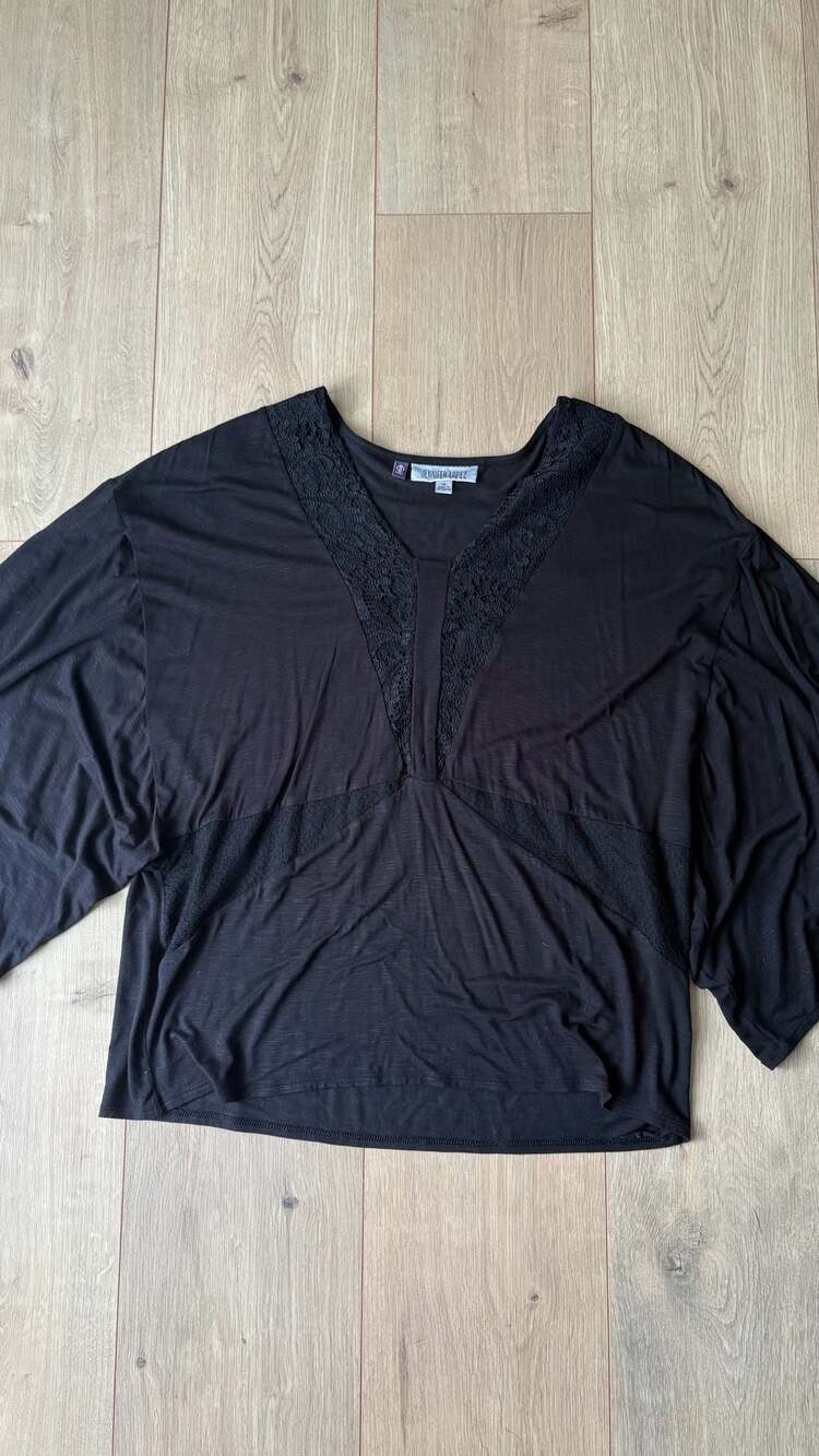 Jennifer Lopez Blouse Size M Black Lace Accent Pullover Top